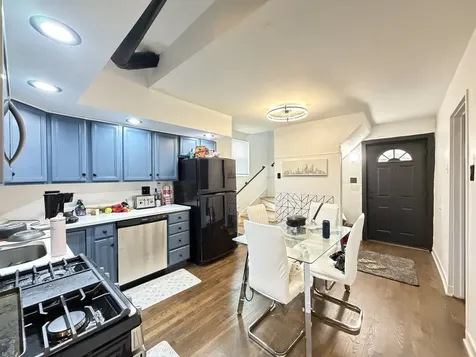 1933 West Grand Avenue Chicago IL 60622