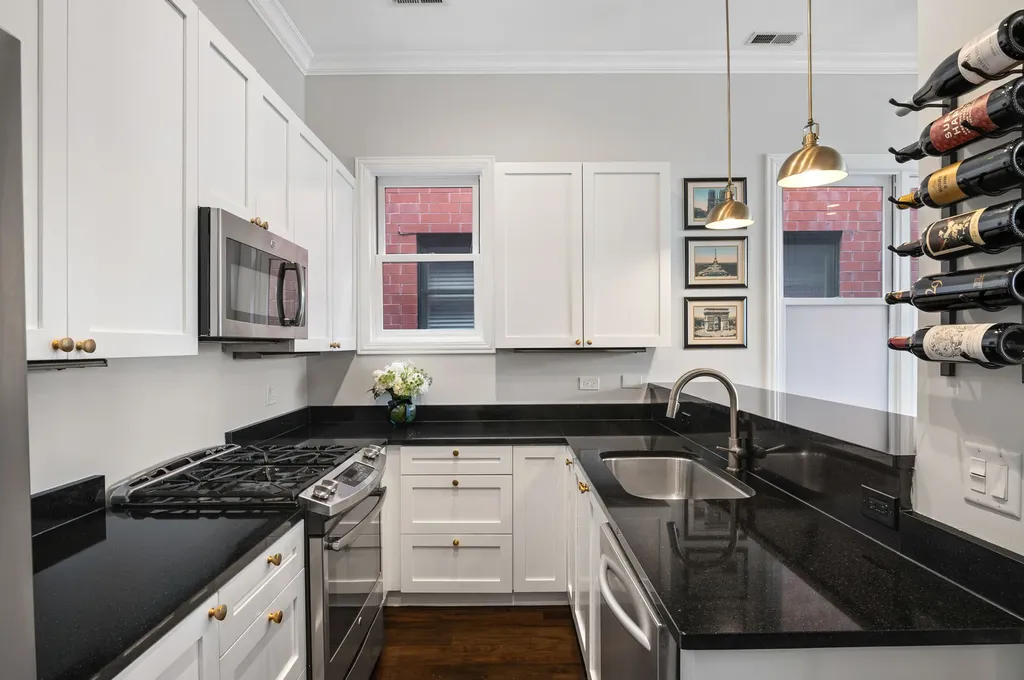 3010 North Sheffield Avenue Chicago IL 60657