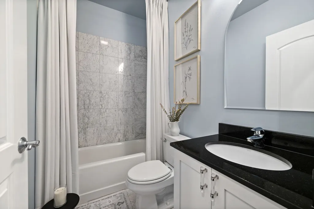 3010 North Sheffield Avenue Chicago IL 60657