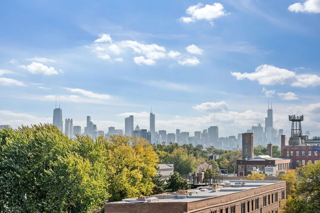 3010 North Sheffield Avenue Chicago IL 60657