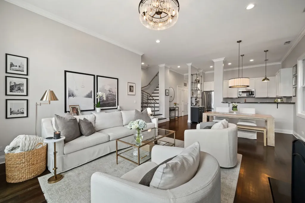 3010 North Sheffield Avenue Chicago IL 60657