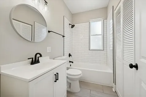 4845 West Potomac Avenue Chicago IL 60651