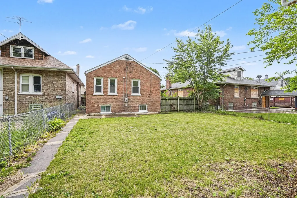 326 West 107th Place Chicago IL 60628