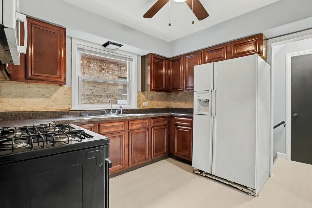 326 West 107th Place Chicago IL 60628