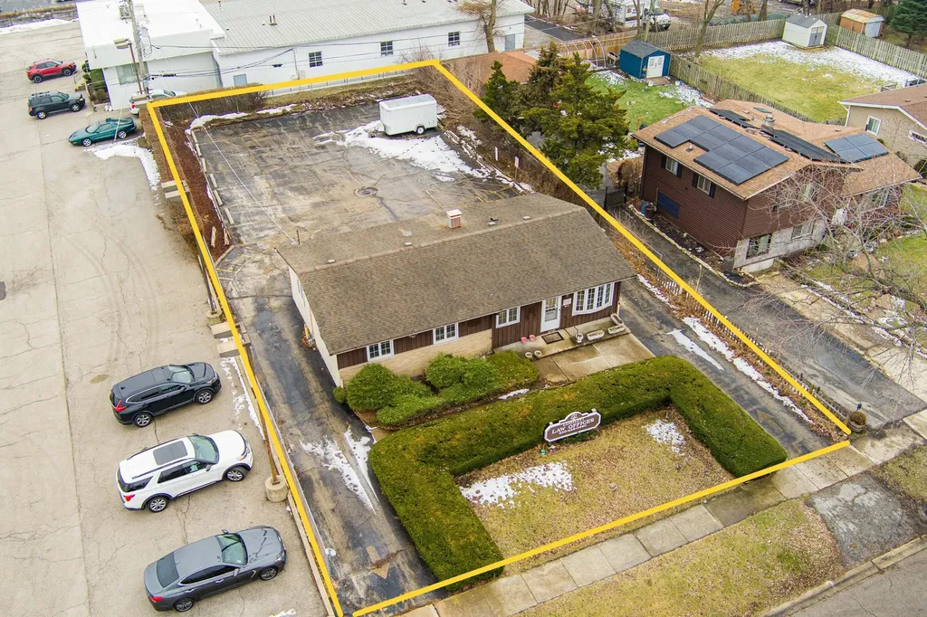 205 Pinecroft Drive Roselle IL 60172