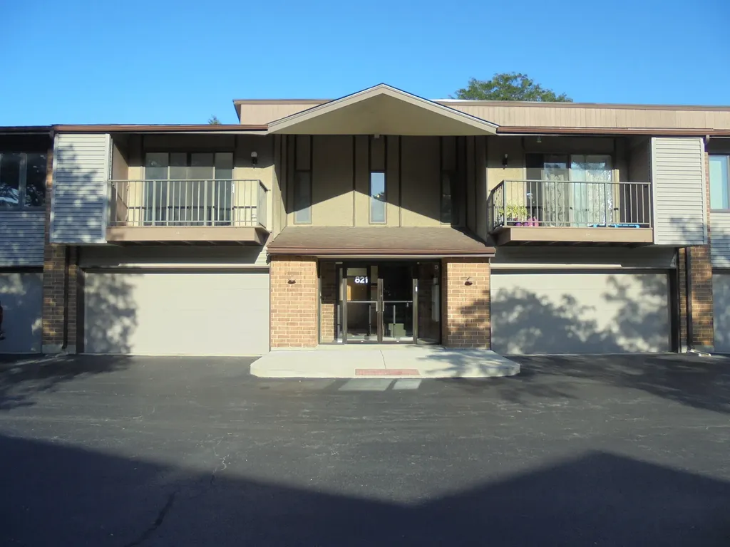 821 Oakton Street E Elk Grove Village IL 60007