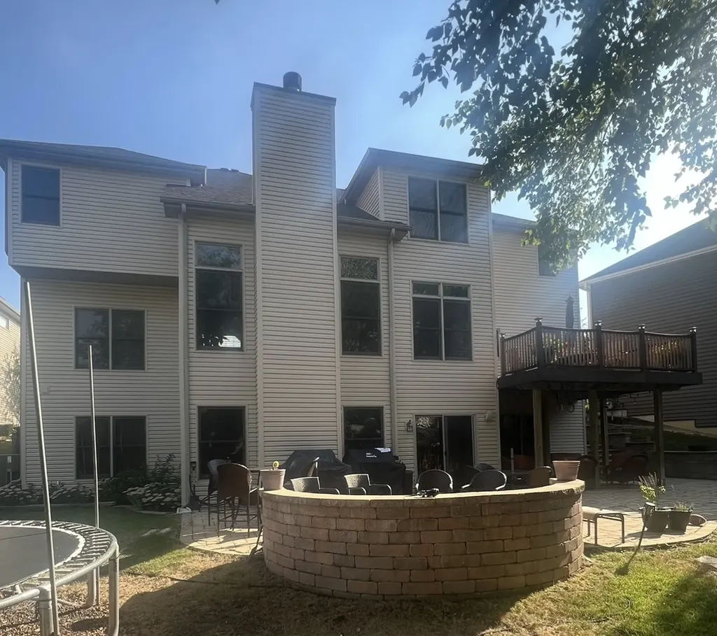 2484 Warwick Court Aurora IL 60503