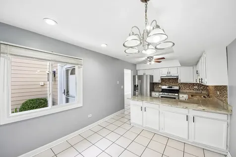 1124 East Potomac Lane Palatine IL 60074