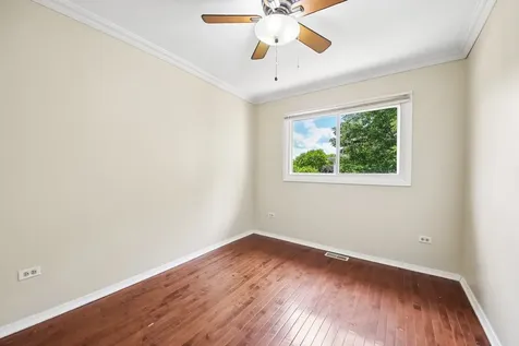 1124 East Potomac Lane Palatine IL 60074