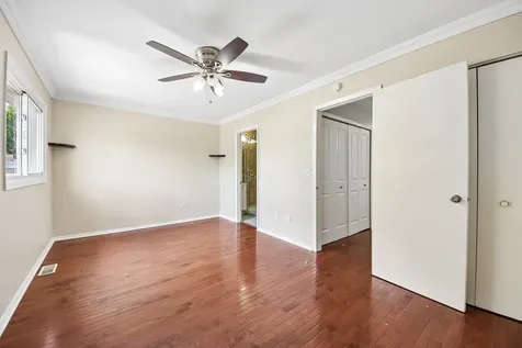 1124 East Potomac Lane Palatine IL 60074