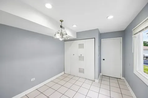 1124 East Potomac Lane Palatine IL 60074
