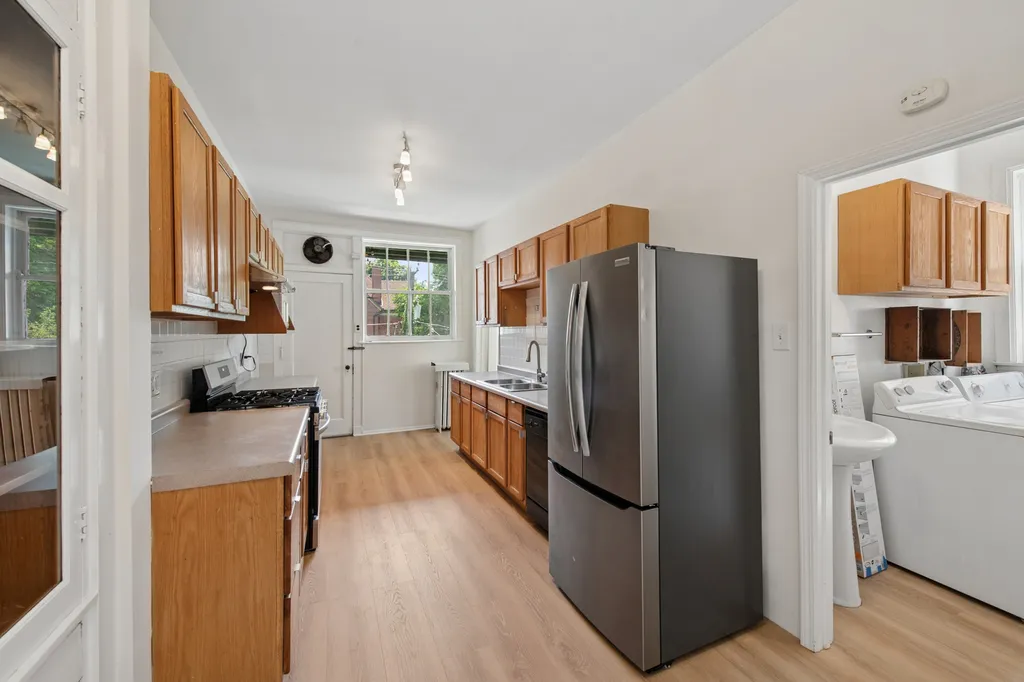 5715 South Blackstone Avenue Chicago IL 60637