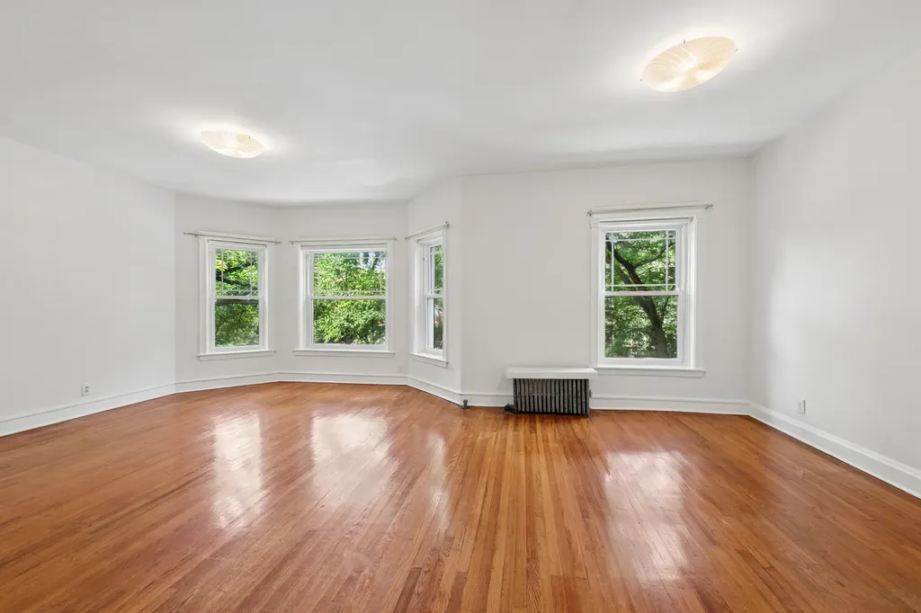 5715 South Blackstone Avenue Chicago IL 60637