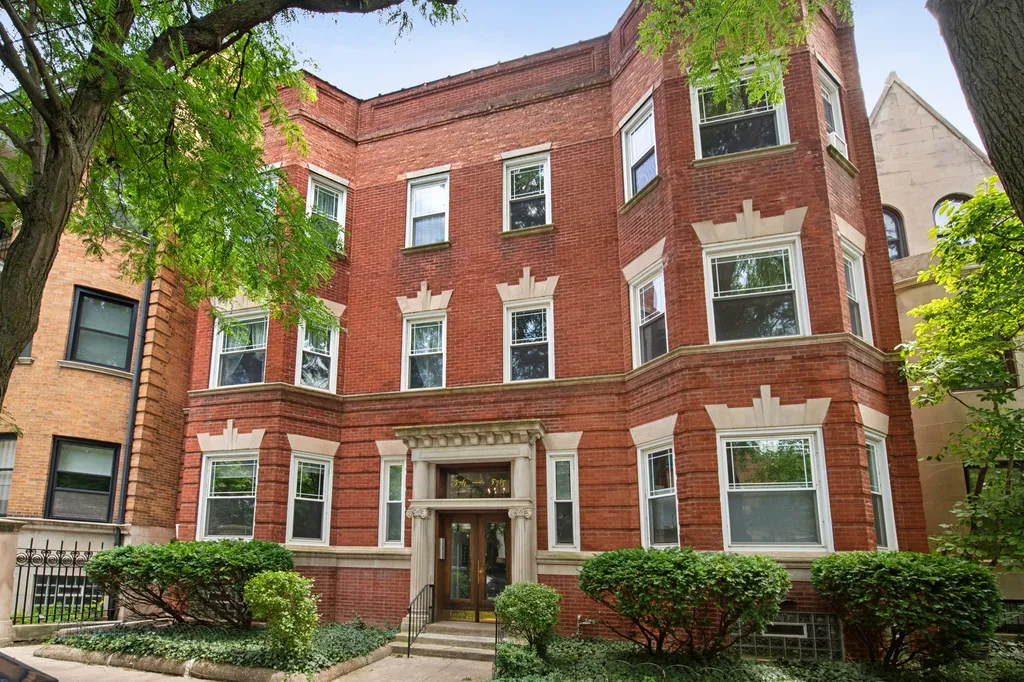 5715 South Blackstone Avenue Chicago IL 60637