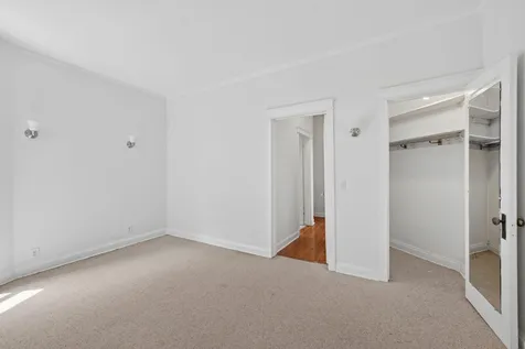 5715 South Blackstone Avenue Chicago IL 60637
