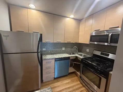 6954 North Greenview Avenue Chicago IL 60626