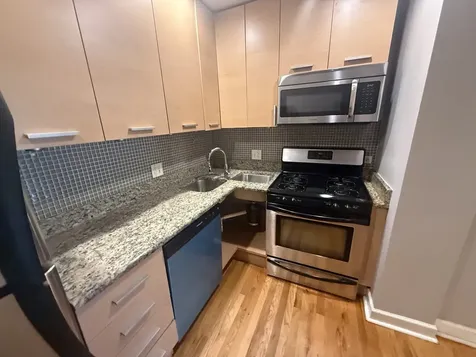 6954 North Greenview Avenue Chicago IL 60626
