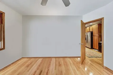917 West Lakeside Place Chicago IL 60640