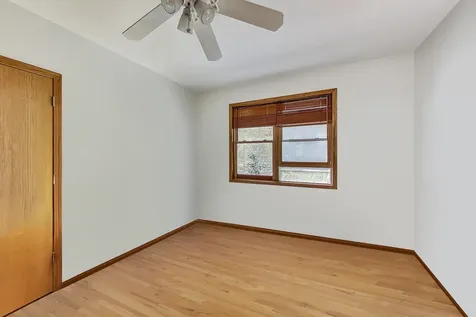 917 West Lakeside Place Chicago IL 60640