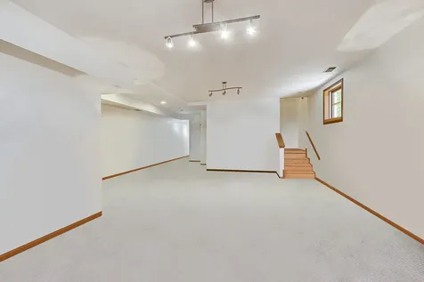 917 West Lakeside Place Chicago IL 60640