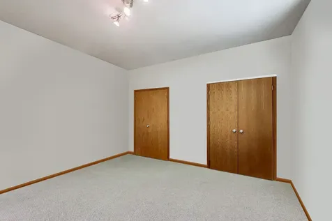 917 West Lakeside Place Chicago IL 60640