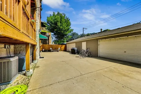 917 West Lakeside Place Chicago IL 60640