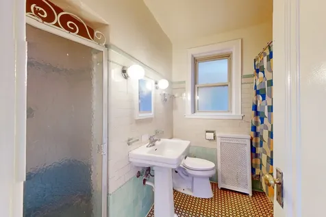 6531 North Francisco Avenue N Chicago IL 60645