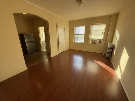 6930 North Greenview Avenue Chicago IL 60626