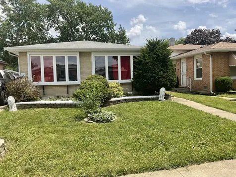 15947 Vine Avenue Harvey IL 60426