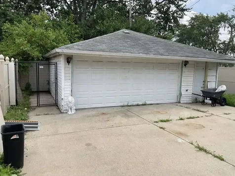 15947 Vine Avenue Harvey IL 60426