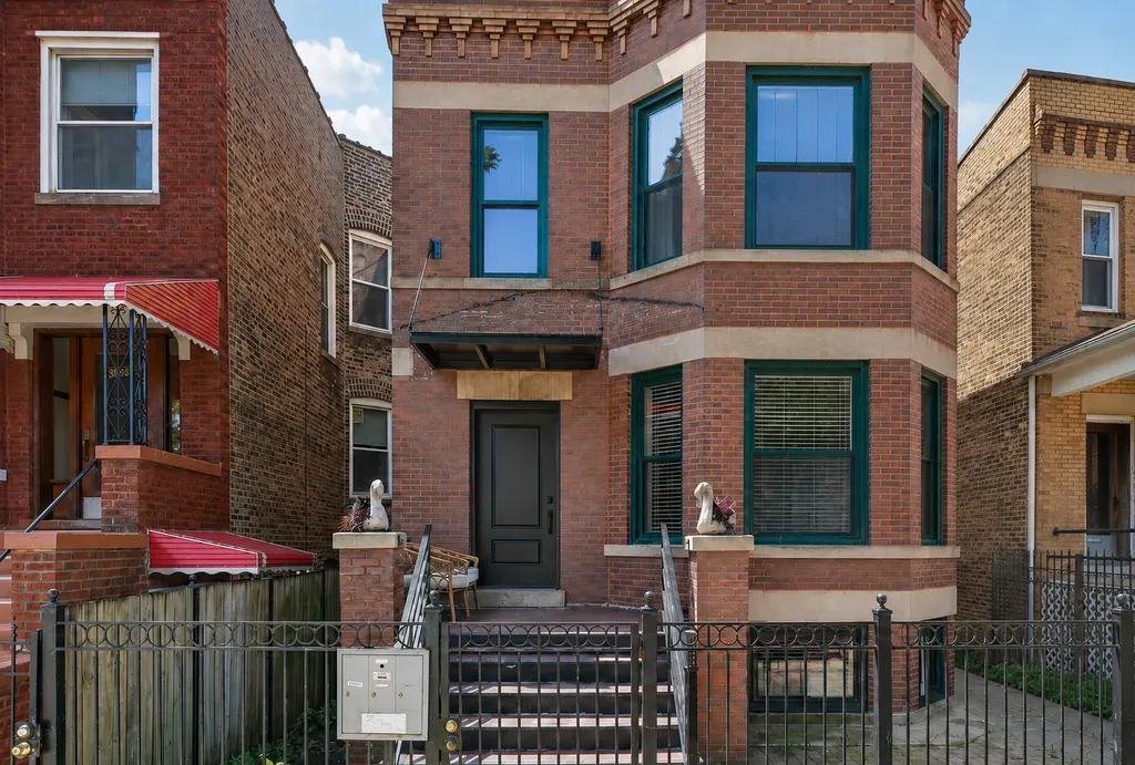 3023 West Wellington Avenue Chicago IL 60618