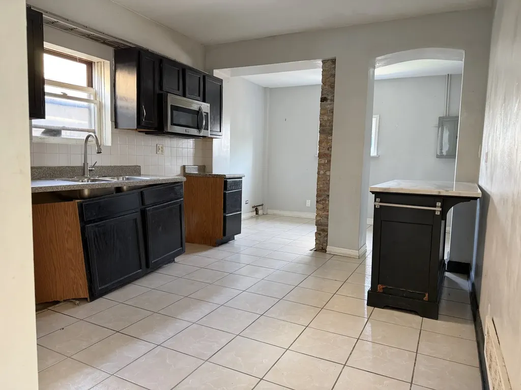 2332 West 24th Place Chicago IL 60608