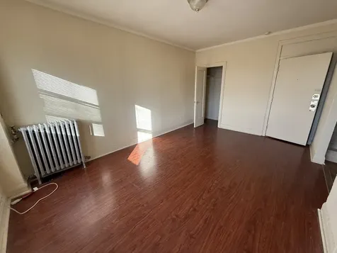 6930 North Greenview Avenue Chicago IL 60626