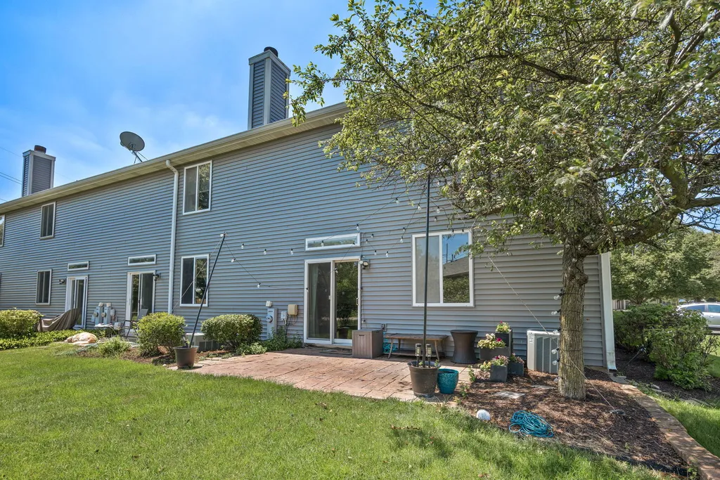 1260 Arapaho Court Naperville IL 60540