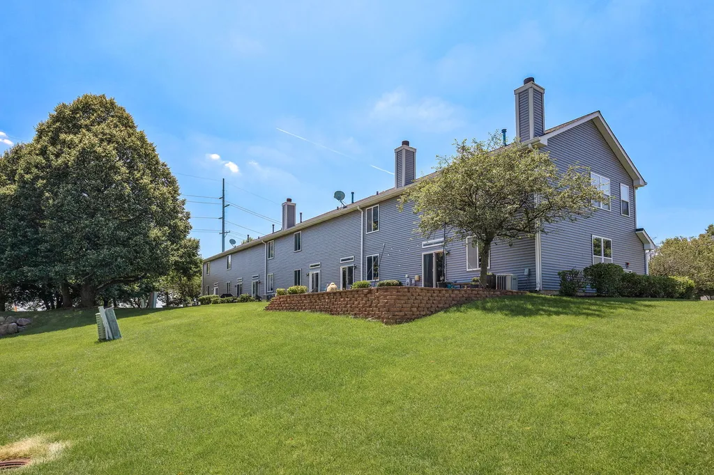 1260 Arapaho Court Naperville IL 60540