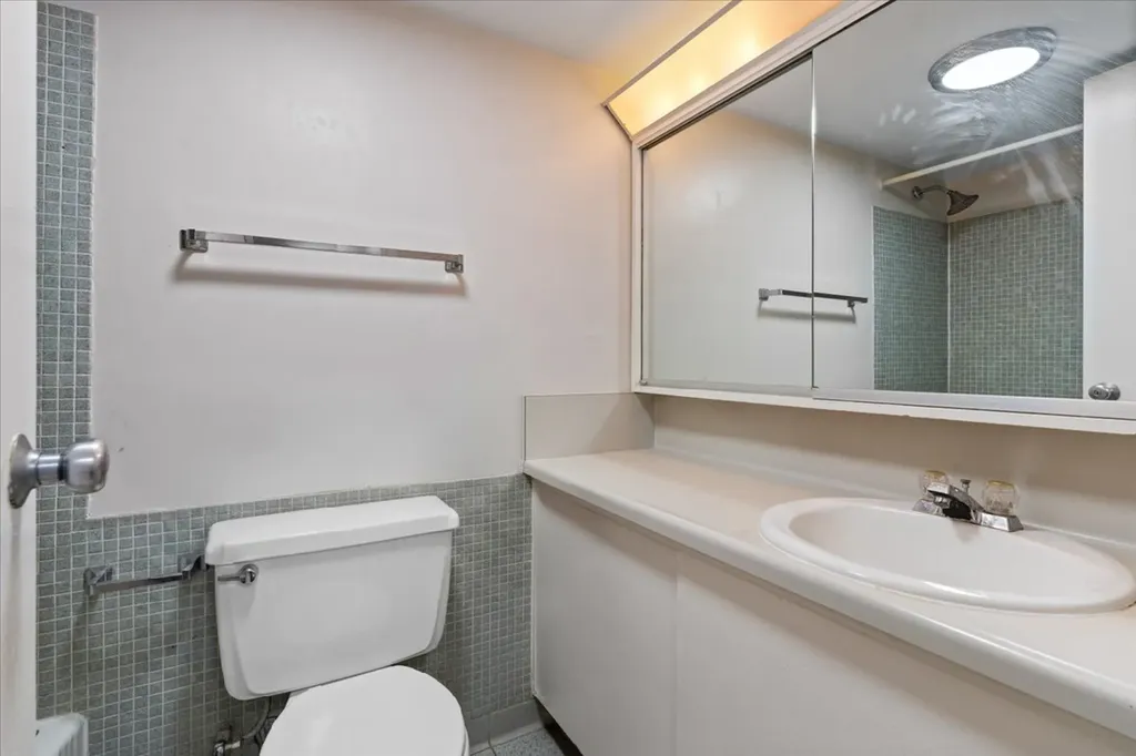 2400 North Lakeview Avenue Chicago IL 60614