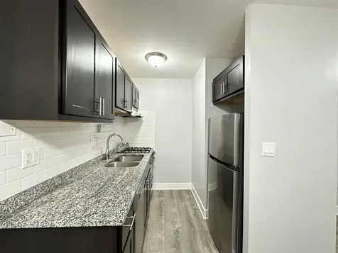 4616 North Beacon Street Chicago IL 60640