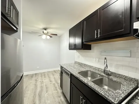 4616 North Beacon Street Chicago IL 60640