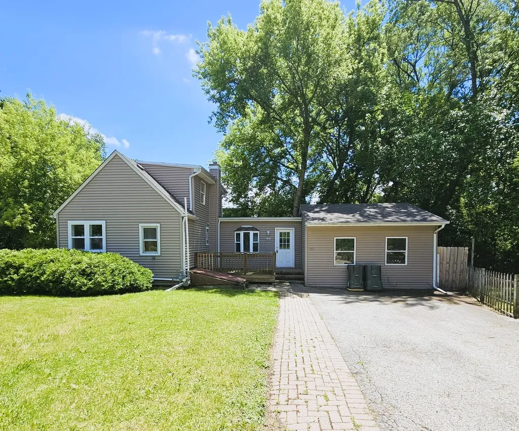 611 Golfview Drive Round Lake Beach IL 60073