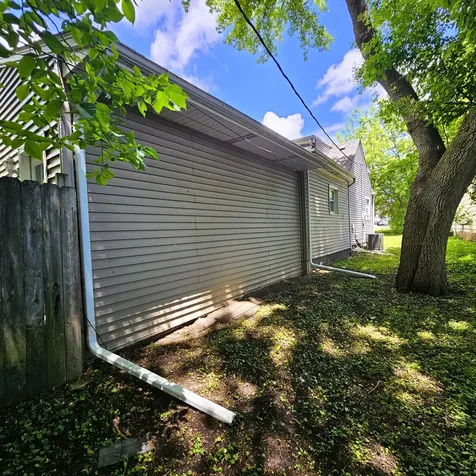 611 Golfview Drive Round Lake Beach IL 60073