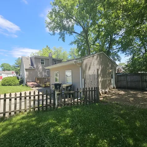 611 Golfview Drive Round Lake Beach IL 60073