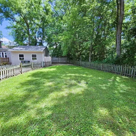 611 Golfview Drive Round Lake Beach IL 60073