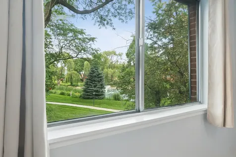 706 East Algonquin Road Arlington Heights IL 60005