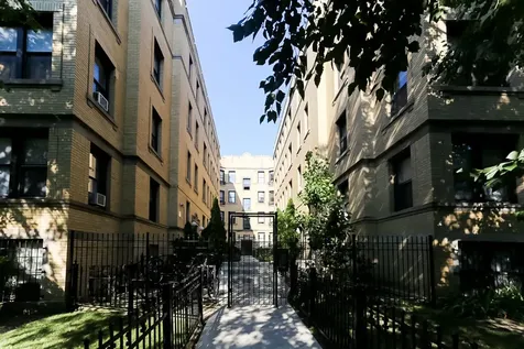 4602 North Beacon Street Chicago IL 60640