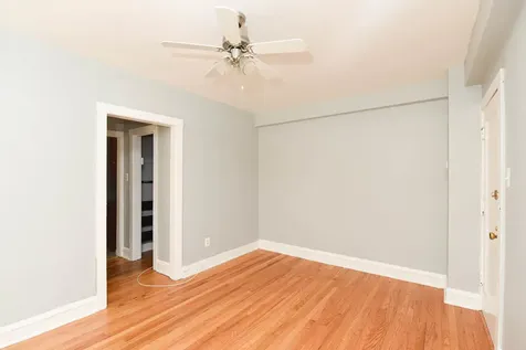 4602 North Beacon Street Chicago IL 60640