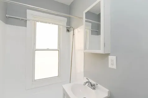 4602 North Beacon Street Chicago IL 60640