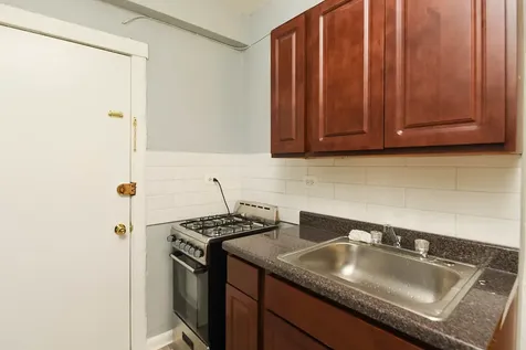 4602 North Beacon Street Chicago IL 60640