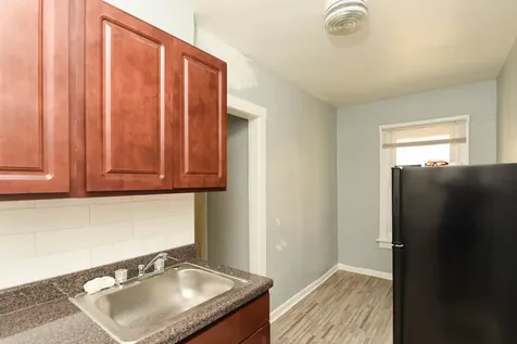 4602 North Beacon Street Chicago IL 60640