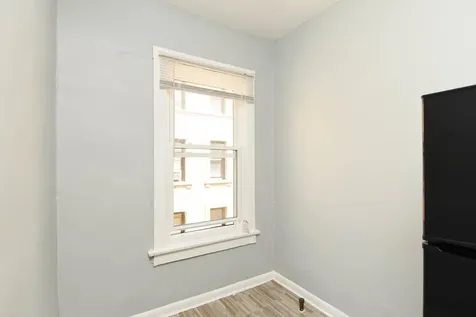 4602 North Beacon Street Chicago IL 60640