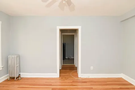 4602 North Beacon Street Chicago IL 60640